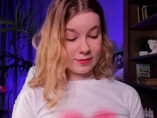 LoraFaro's Live Sex Cam Show