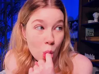 LoraFaro's Live Sex Cam Show