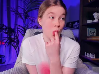 LoraFaro's Live Sex Cam Show