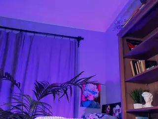 LoraFaro's Live Sex Cam Show