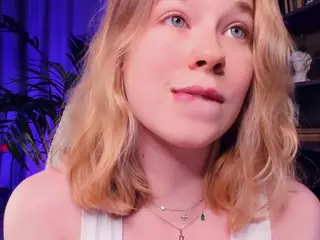 LoraFaro's Live Sex Cam Show