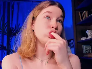 LoraFaro's Live Sex Cam Show