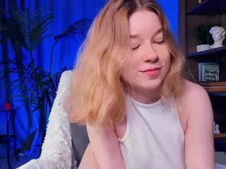 LoraFaro's Live Sex Cam Show