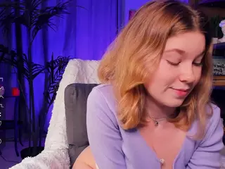 LoraFaro's Live Sex Cam Show