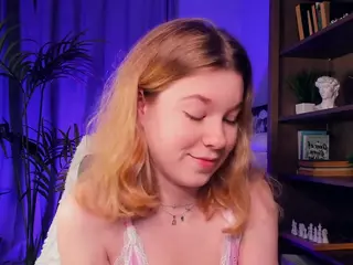 LoraFaro's Live Sex Cam Show