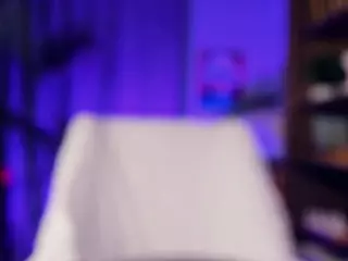 LoraFaro's Live Sex Cam Show