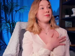 LoraFaro's Live Sex Cam Show