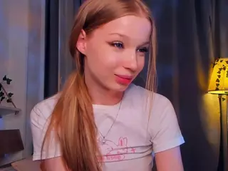 LorettaAtcher's Live Sex Cam Show