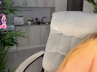 LynneBowring's Live Sex Cam Show