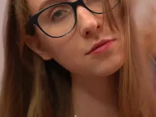 RowenaGossett's Live Sex Cam Show