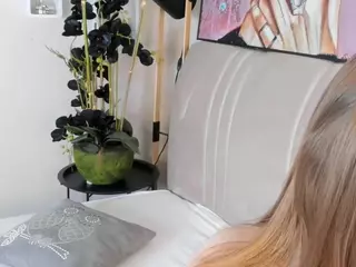 KiraGaves's Live Sex Cam Show