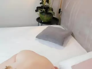 KiraGaves's Live Sex Cam Show