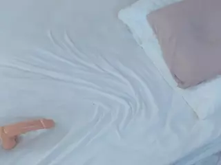 KiraGaves's Live Sex Cam Show