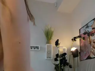 KiraGaves's Live Sex Cam Show