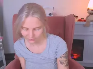 SooKonstellita's Live Sex Cam Show