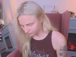 SooKonstellita's Live Sex Cam Show