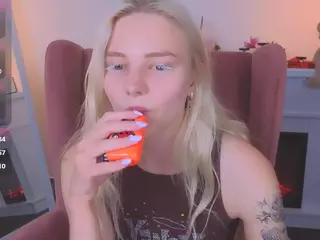 SooKonstellita's Live Sex Cam Show