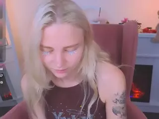 SooKonstellita's Live Sex Cam Show
