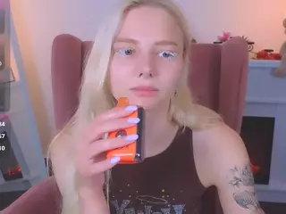 SooKonstellita's Live Sex Cam Show