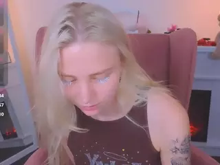 SooKonstellita's Live Sex Cam Show