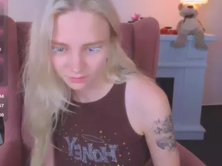 SooKonstellita's Live Sex Cam Show