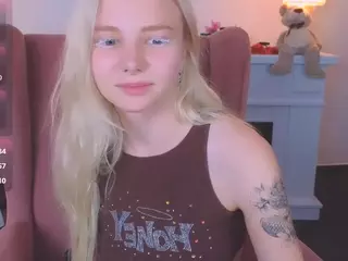 SooKonstellita's Live Sex Cam Show