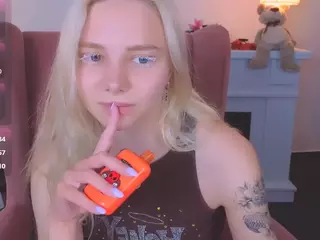 SooKonstellita's Live Sex Cam Show
