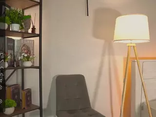 ElviaChapel's Live Sex Cam Show