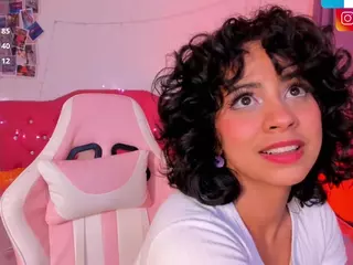 adriannyp's Live Sex Cam Show