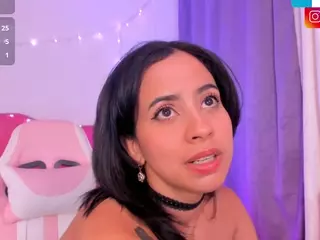 adriannyp's Live Sex Cam Show
