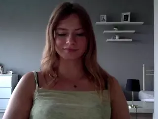 MillieDesire's Live Sex Cam Show