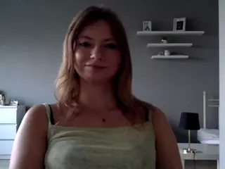 MillieDesire's Live Sex Cam Show