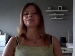 MillieDesire's Live Sex Cam Show