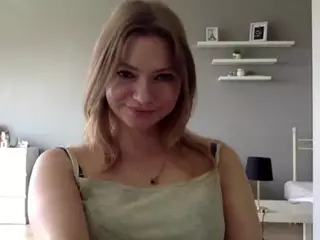 MillieDesire's Live Sex Cam Show