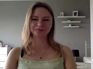 MillieDesire's Live Sex Cam Show