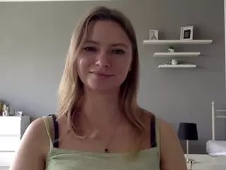 MillieDesire's Live Sex Cam Show