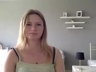 MillieDesire's Live Sex Cam Show