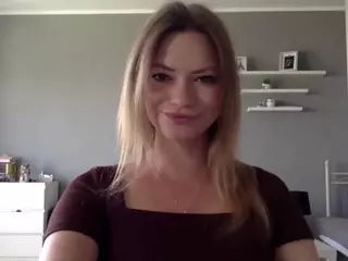MillieDesire's Live Sex Cam Show