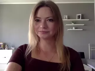 MillieDesire's Live Sex Cam Show