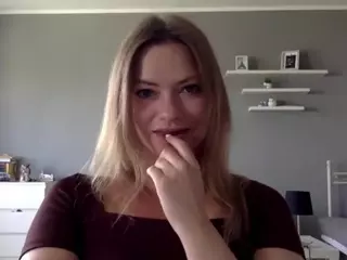 MillieDesire's Live Sex Cam Show