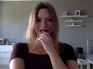 MillieDesire's Live Sex Cam Show