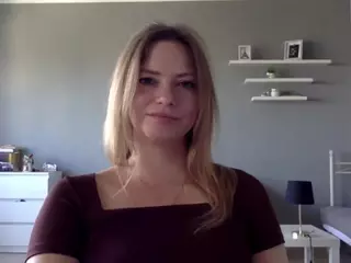 MillieDesire's Live Sex Cam Show