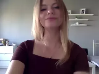 MillieDesire's Live Sex Cam Show