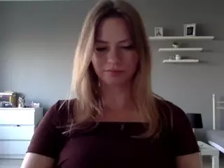 MillieDesire's Live Sex Cam Show