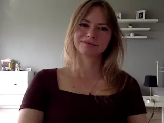 MillieDesire's Live Sex Cam Show
