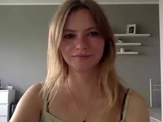 MillieDesire's Live Sex Cam Show