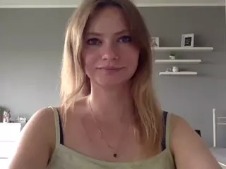 MillieDesire's Live Sex Cam Show