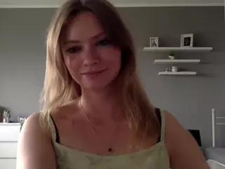 MillieDesire's Live Sex Cam Show