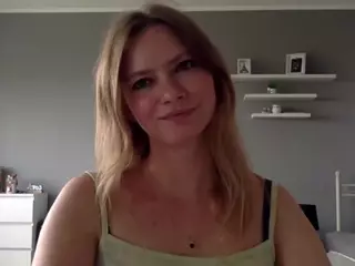 MillieDesire's Live Sex Cam Show