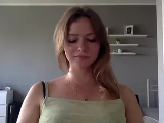 MillieDesire's Live Sex Cam Show